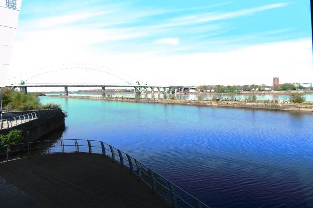 Home From Home With Fantastic Views 2 Runcorn Exterior foto