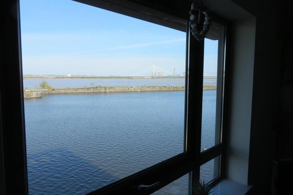 Home From Home With Fantastic Views 2 Runcorn Exterior foto